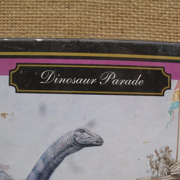 Dinotopia Dinosaur Parade 750 Piece Puzzle - Picture 5 of 16